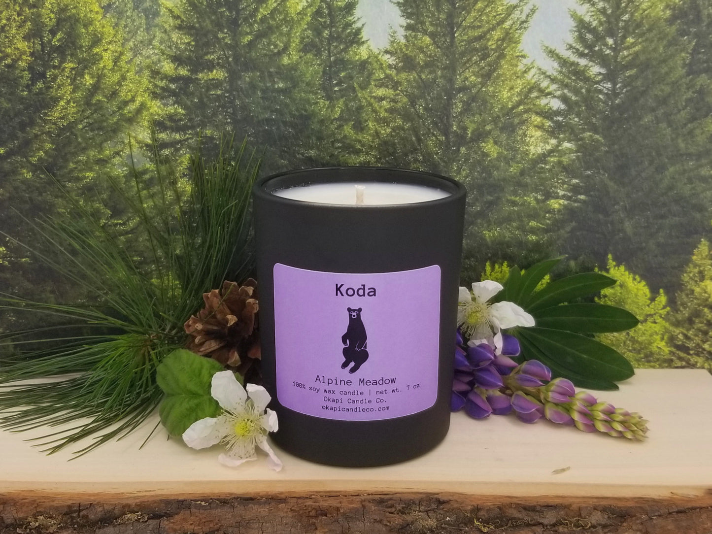 Koda Black Bear Soy Candle - Lupine & White Alder Fragrance