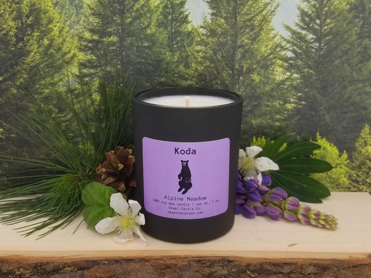 Koda Black Bear Soy Candle - Lupine & White Alder Fragrance