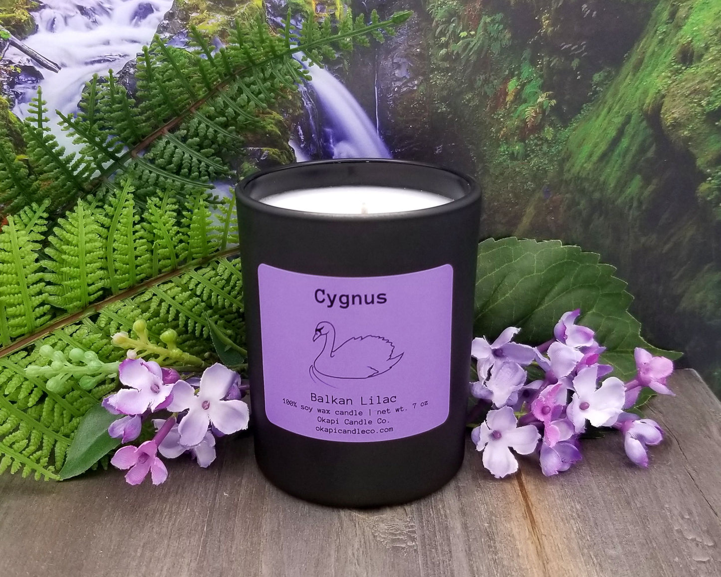 Cygnus Swan Soy Candle - Balkan Lilac Fragrance